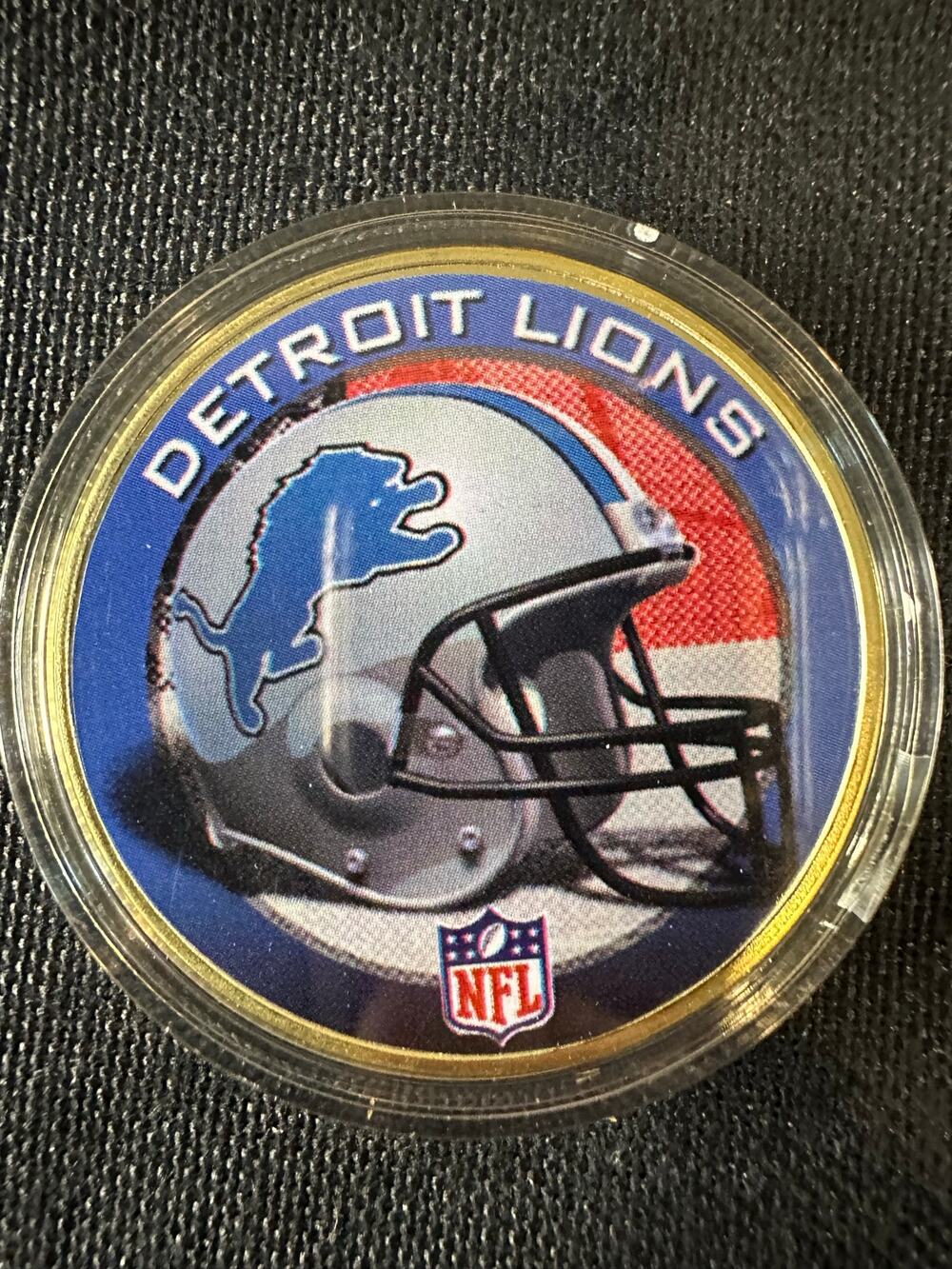 Detroit Lions Old School Helmet Collectible Coin Retro Football Design